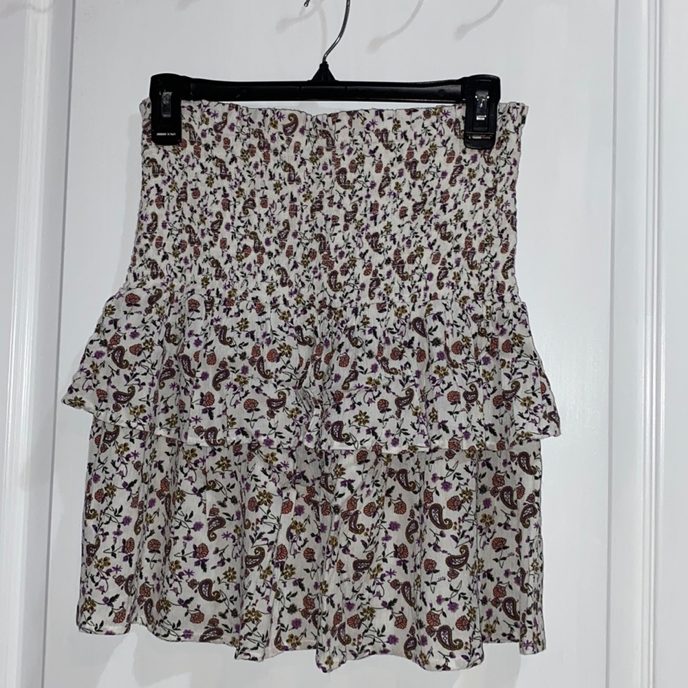 White floral mini ruffle skirt